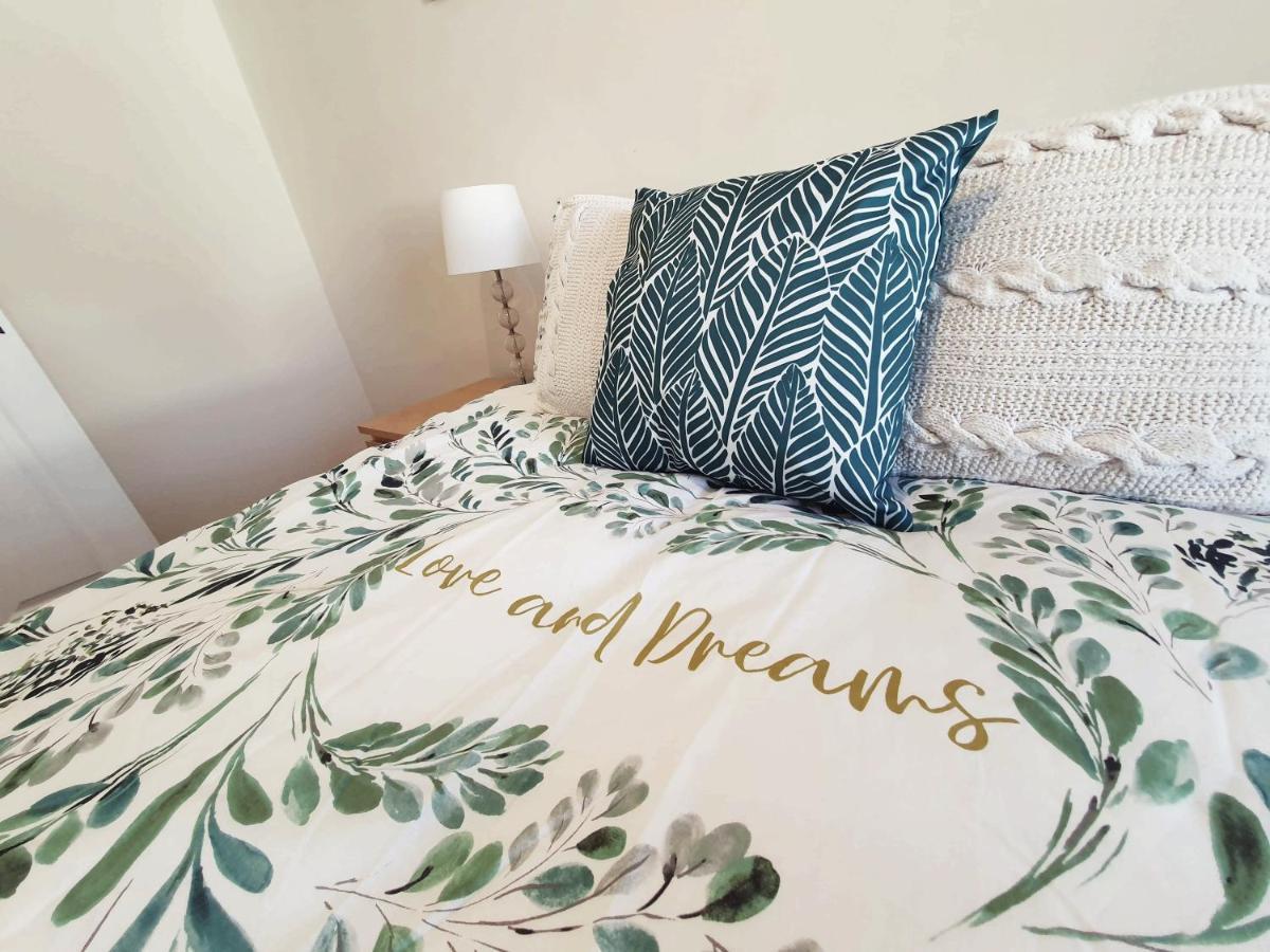 Apartment Brodie's Hideaway Stylish Seaside Town